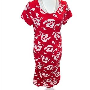 Maternity Isabel red floral short sleeves NWT gathers‎ on sides